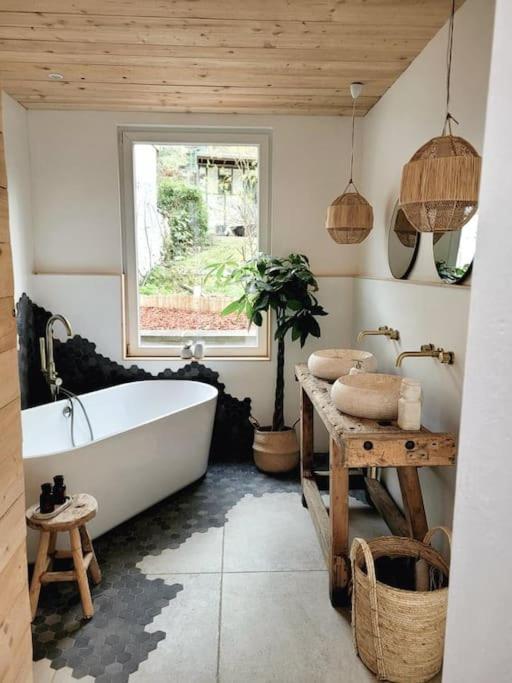 Superbe Appartement Avec Cheminee Verviers Luaran gambar